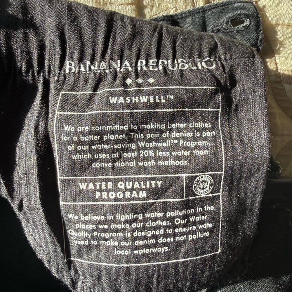 Banana Republic Black Travel Athletic Jeans 33x32 in great condition - Picture 5 of 5